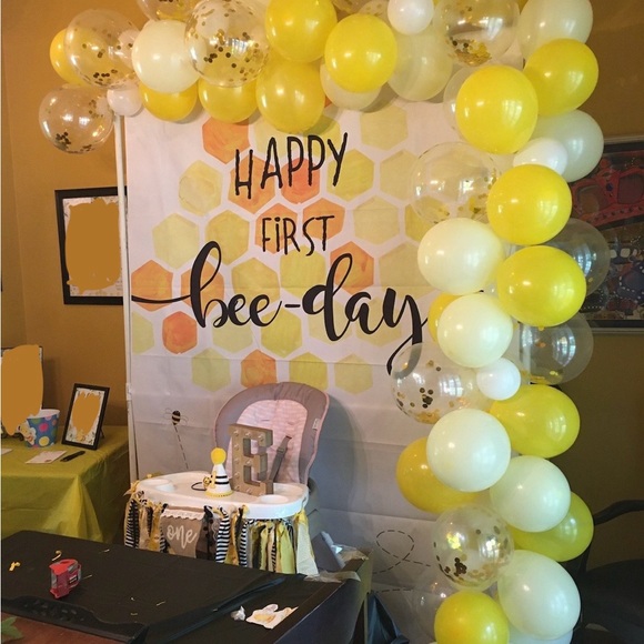 HAPPY FIRST BEE DAY Bee Themed Party Set